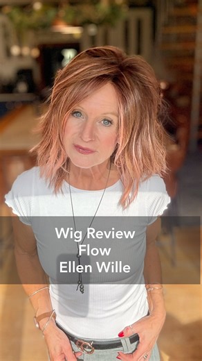 Becky Werrett ~ Hair Loss, Wigs & Menopause on Instagram: "This is Flow by @ellenwilleus in Rosewood Lighted. I bought it from @simply_wigs as it was on their Fab Friday offer a couple of weeks ago. I’d been watching it, because I’ve seen it on a few people in it and, since I absolutely love Tabu in Rosewood Rooted I knew I had to try this one. Rosewood Lighted is basically that same beautiful red, but with pink highlights through the front and you know how I feel about pink! 🤩🤣&