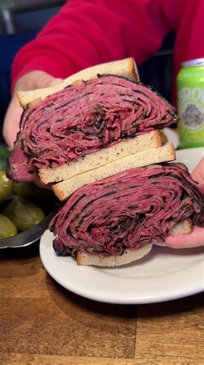 Take the perfect bite this week of our famous PASTRAMI ON RYE! 🥩😋💥 #LIDOKOSHERDELI #LBNY 📍 641 E Park Ave. Long Beach, NY 🍽 Serving Long Island for over 60 years! 📦 Shipping NATIONWIDE via @GOLDBELLY!