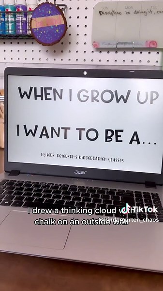 Free Kindergarten Graduation Slideshow Idea and Template