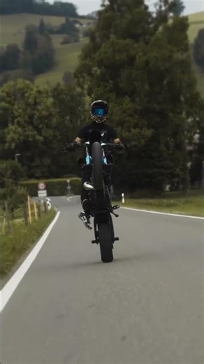 Street seshion 🤘❤️‍🔥 Ki generierter Inhalt! Abgesperrte Teststrecke! For more Content Check