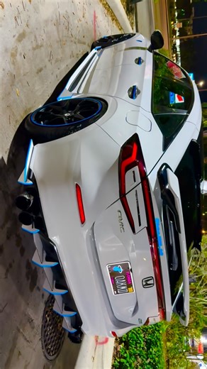 Sean Oakley on Instagram: "2022-2026 HONDA CIVIC 1/4” REFLECTIVE STRIPS, SIDE STRIPE, DRL HEADLIGHT TINT, HONEYCOMB GRILL, WHEEL SKINS & CALIPER WRAP SKINS Visit oakmandesignscars.com #oakmandesignscars #calipercovers #honda #11thgencivic #reflectivevinyl"