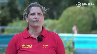 Immer mehr Grundschüler können nicht schwimmen. Für die Lehrer eine Herausforderung: Sie beginnen im Schwimmunterricht oftmals ganz von vorn mit der Wassergewöhnung. Dabei ist das Schwimmenkönnen die beste Prävention gegen das Ertrinken. ----------------- Der ganze Beitrag auf YouTube 🎬 https://youtu.be/bOMn57vuSeo | DLRG