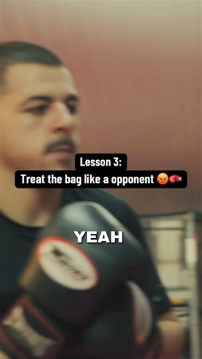 Treat the bag like a opponent 😡🥊