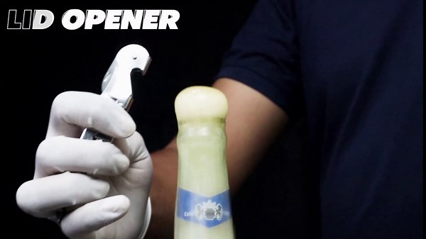 Cocktail Crafters Bartender Kit Cocktail Shaker Set, Mixology Bar Set Cocktail Kit, Bar Tools Drink Mixer for Cocktails with All Barware: Martini Shaker Jigger Strainer Spoon Muddler Liquor Pourers.