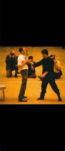 Bruce Lee One Hand Push-Up Challenge 💪🔥