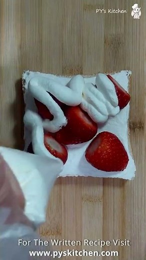 Japanese Fruit Sandwich フルーツサンド | Strawberry Sando