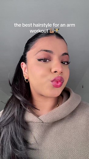 The Best Ponytail Hairstyle for an Arm Workout