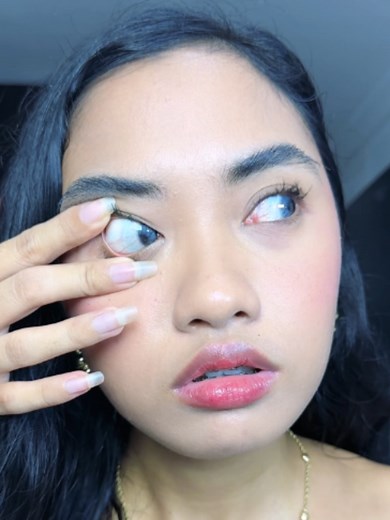 Uyy hindi na ataaa maliiii this timeeeee!!😭😭 #contactlenses #removal #howtoremove #fyp #camillevelasco