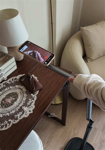 Magnetic tripod phone holder for flatlay shots – worth the upgrade
