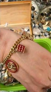 Jewelry hunting at the flea market #vintagefinds #fleamarket