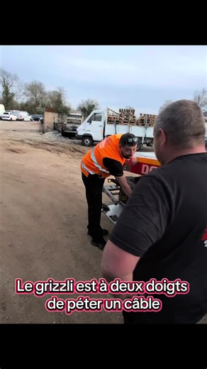 #depannage #remorquage #depot #accident #depanneuse Matériel utilisé → lien dans la bio@Obelix le dépanneur @Jerome