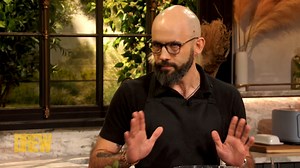 "Binging With Babish" host Andrew Rea joins Drew in her kitchen to show her how to make a pepper and zucchini pizza which was inspired by the new Marvel movie, Ant-Man and the Wasp: Quantumania. | The Drew Barrymore Show