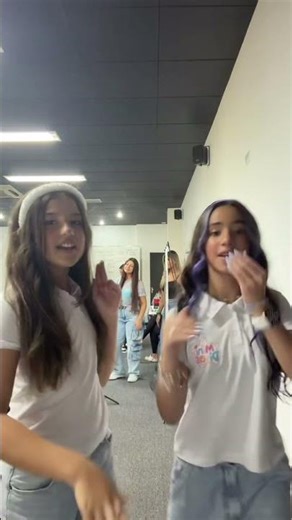 Dancinha com a mini diva Valentina Sena 💖 #fy #foryou #fyp #divas #amigas