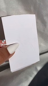 Mascara Hack | IPSY | From tried-and-true hacks to newly invented, it’s all about exploring beauty in your way. ✌️ #IPSYStayGolden | By IPSY | Been seeing all over my fourU page that people actually use a bit of cardboard and place that behind their lashes while applying mascara. So, I decided to give it a go. And this is the result. What mascara hacks should I try next?