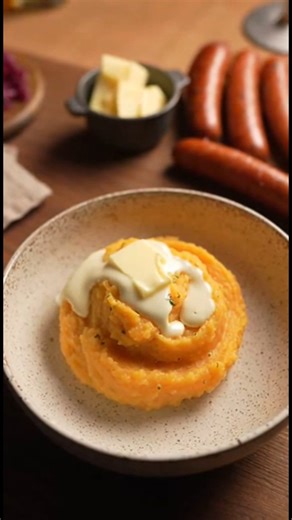 Stoemp (Belgian Mashed Potatoes and Carrots, One-Pot) #BelgianStoemp #OnePotRecipe #EuropeanComfortFood #FoodReels #TrendingReels #HomeCooking #HeartyMeals #SimpleIngredients #CozyFood #ViralFood | Tracy Cooking | Facebook