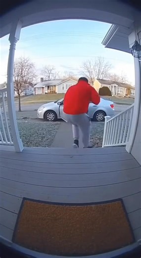 11K views · 489 reactions | Package thief got a sparkly surprise He thought it was his lucky day until the glitter bomb went off right in his face #PrankVideo #PackageThief #GlitterBomb #FYP #Viral | Trendy Reel | Facebook