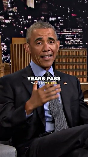 Why Obama Uses A Fake Phone 😂📱