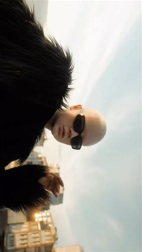 How to pose models #subscribers #kylenutt #aiksoon #shortsvideo #tiktokvideo #instagramreels