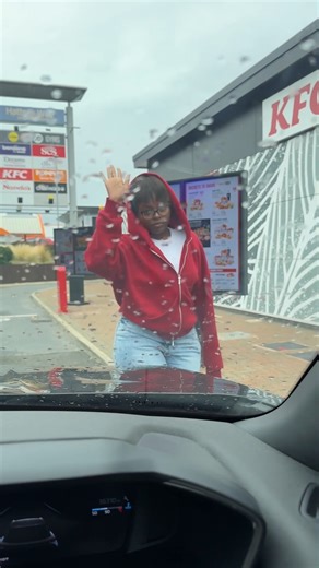 Vegan Girl Tried To Convert Me in a Drive-Thru Line | MakeSense