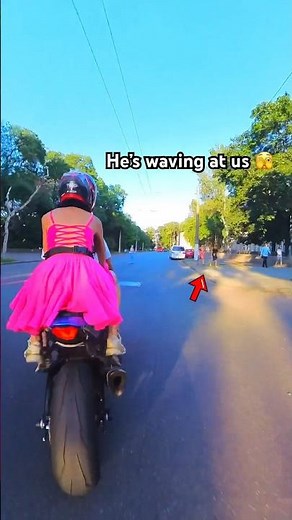 He WAVED at you 😅 When you met your most active FOLLOWER 😂 #bikelover #reaction #bikelife