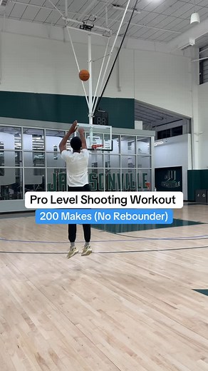 Des🖤 on Instagram: "Use this pro level workout to become a better shooter. This is an efficient shooting workout to do if you’re in the gym solo or with a partner. Great for all hoopers that need shooting reps! A QUICK 200 MAKES. #reels #explore #basketball #basketballneverstops #shooting"