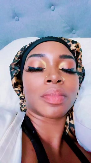 When ppl call just to ask me if I’m sleep 🥱 explain to me how this is possible if I’m talking to you 🤔🤦🏽‍♀️ #bedtalk #talktomenice #yesterdaysmakeup #lashesleaning🤣 #fypシ゚viral #viralvideo