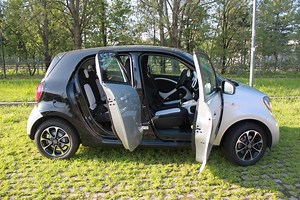 Smart ForFour 90 Turbo: due porte e due posti in più, ma rispetto al passato è una vera Smart [PROVA SU STRADA]