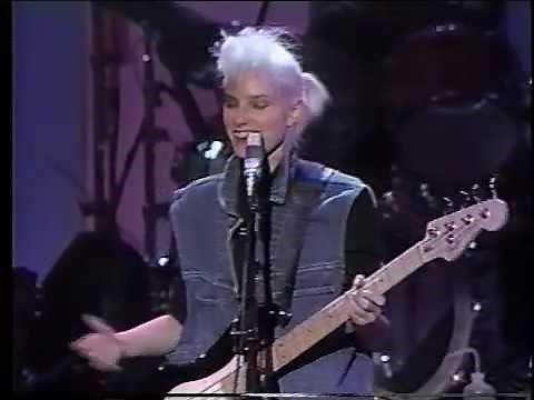 Aimee Mann / Til Tuesday - Looking Over My Shoulder / Sleeping And Waking live 1987