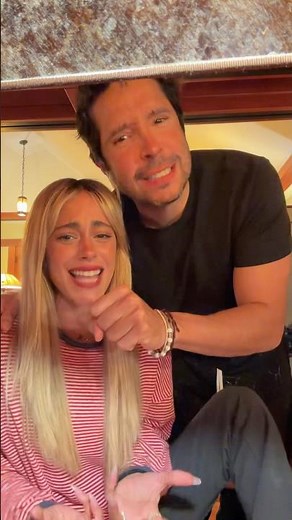 TINI and Mauricio from Cali y El Dandee sing Yo Te Esperaré