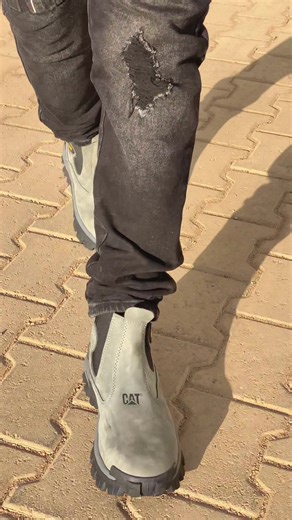 This is how you style your CAT boots Size 39,40,41,42,43,44,45 With normal fitting #CAT #boots #outfitideas #outfitinspo #inspooutfit