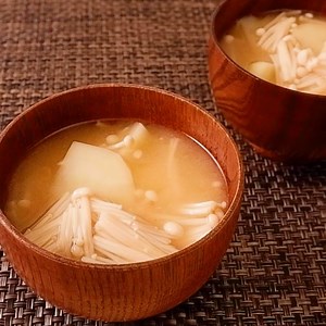 じゃがいもとえのきの味噌汁 作り方・レシピ | クラシル