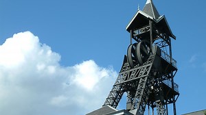 Hommage aux mineurs italiens au charbonnage du Bois-du-Luc près de La Louvière - RTBF Actus