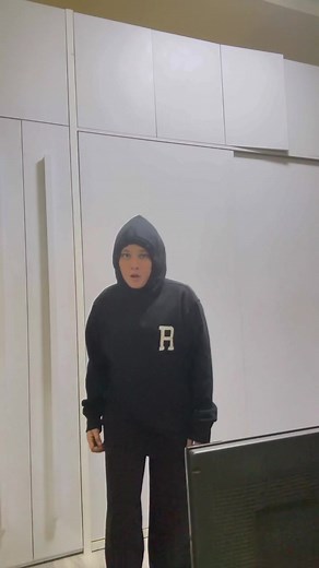 please teach me mr.lee🥲🥲 @TAEYONG LEE