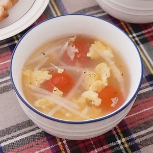 ふんわり華やか♪ もやしと卵のコンソメスープのレシピ動画・作り方 | デリッシュキッチン