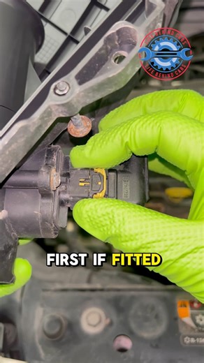 🔧 How to Unplug a Vauxhall MAF Sensor 🚗#Vauxhall #Opel #CarMaintenance #DIYCarRepair #MAFSensor