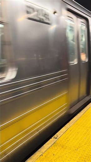 R68 N train arriving at 34 st