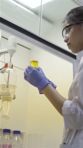 Molecule Magic! Scientists Stabilize a Super Reactive Molecule