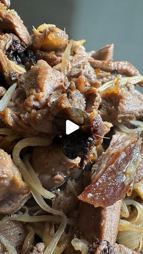 Qistoh on Instagram: "RETOUR DE CHASSE, EPAULE DE CHEVREUIL 🥩😋 #chevreuil #chasse #epaule #recette #cuisine #confit #recipe #recipes #retourdechasse #chef"