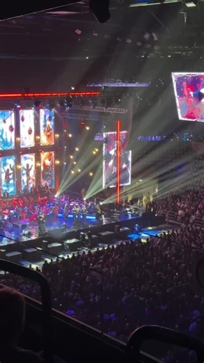 Diana Szabo Consilier BunăStare on Instagram: "Andra în concert de colinde la Cluj Napoca Seară de poveste! Profundă recunoștință! 🙏 @andra"