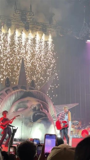 MGK - "goddamn" | Lost Americana Tour | Manchester - #mgk #machinegunkelly #concert #live