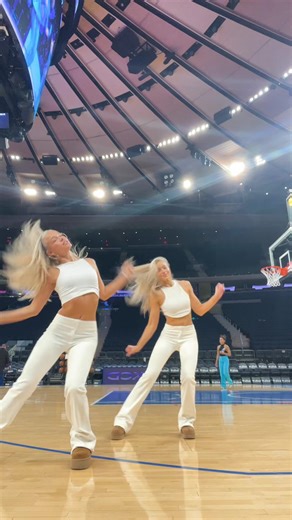 Jeans by @aliceandolivia AKA the best ever😍😍 @knickscitydancers