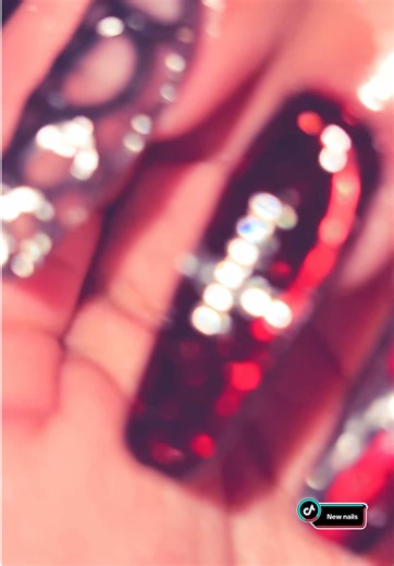 Nuevas Uñas de Vampiro: Estilo Único y Creativo