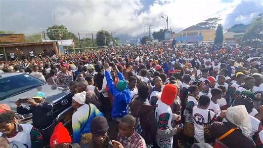 DR CHAKWERA ARRIVES IN MZUZU President Lazarus Chakwera has arrived in Mzuzu for official duties. Despite the weather, multitudes have braved the rains in the city to welcome Chakwera, who was on foot from Katoto Ground to Shoprite Roundabout. Chakwera is in Mzuzu for a number of engagements, including Kamuzu Day commemorations tomorrow and a graduation at Mzuzu University on Thursday. | Malawi Congress Party