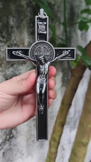 274 reactions · 51 shares | 5 reasons why we should have a crucifix in our home. #thevestcatholic #fbviral #fbviralreels #ProudCatholic #CatholicForever #TrueChurch #prayrosary #diecatholic #StarsEverywhere #catholic #AveMaria | Florante Compra Guarino | Facebook