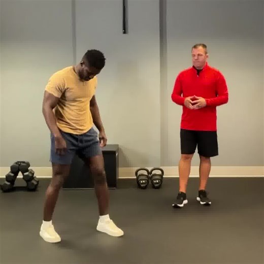 #TechniqueTuesday- The B-stance squat, also called a kickstand squat or staggered-stance squat, is a great exercise for building single-leg strength. It’s not as challenging as a step-up or Bulgarian split squat, so it can be used to prepare you for those movements. Stand in a staggered stance with the toes of your back foot placed at the heel of your front foot, angled slightly outward. Keeping your hands out in front of you, shift your body weight slightly toward the side of the front foot and