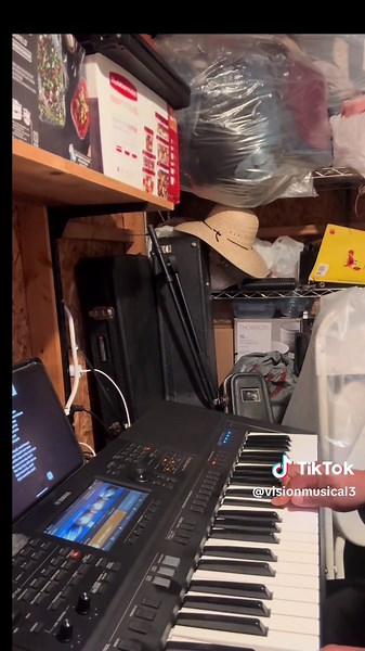 Una de la música que me hace llorar al cantarlo saludos para todos 😢😢😢😭