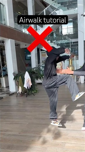 Airwalk tutorial made easy 🔥 #remix #funk #airwalk #moonwalk #tutorial #dance #shorts