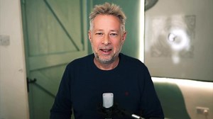 How to create Overlapping Sections on a Website 👀👇 | Jamie Marsland