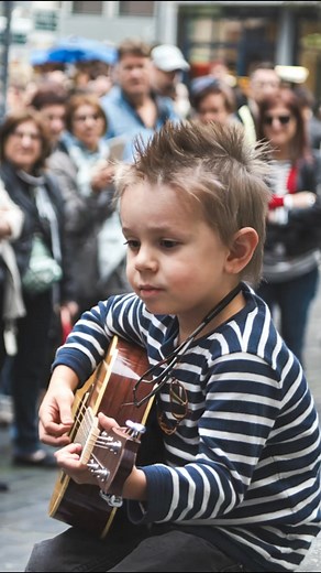 A First-Grader Just SHOCKED the World with a Johnny Cash Classic! 🎤🔥 The second he opened his mouth, the entire audience FROZE—his voice is *unbelievably* deep, rich, and full of soul. 😱 Even the judges were left speechless! This is the kind of once-in-a-lifetime talent you HAVE to see to believe. Watch the *jaw-dropping* performance in the comments below! 👇🔥 | NFL Fans