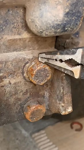 Remove rusting Bolt 🔩 #tricks #Amazing #tips #OMG #work #tools #repair | MasterMindful Tips